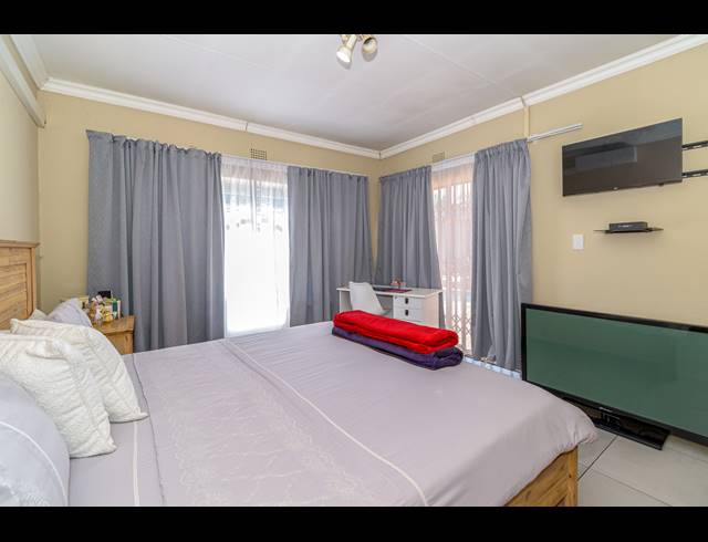 4 BEDROOM HOUSE FOR SALE IN RANDPARK RIDGE